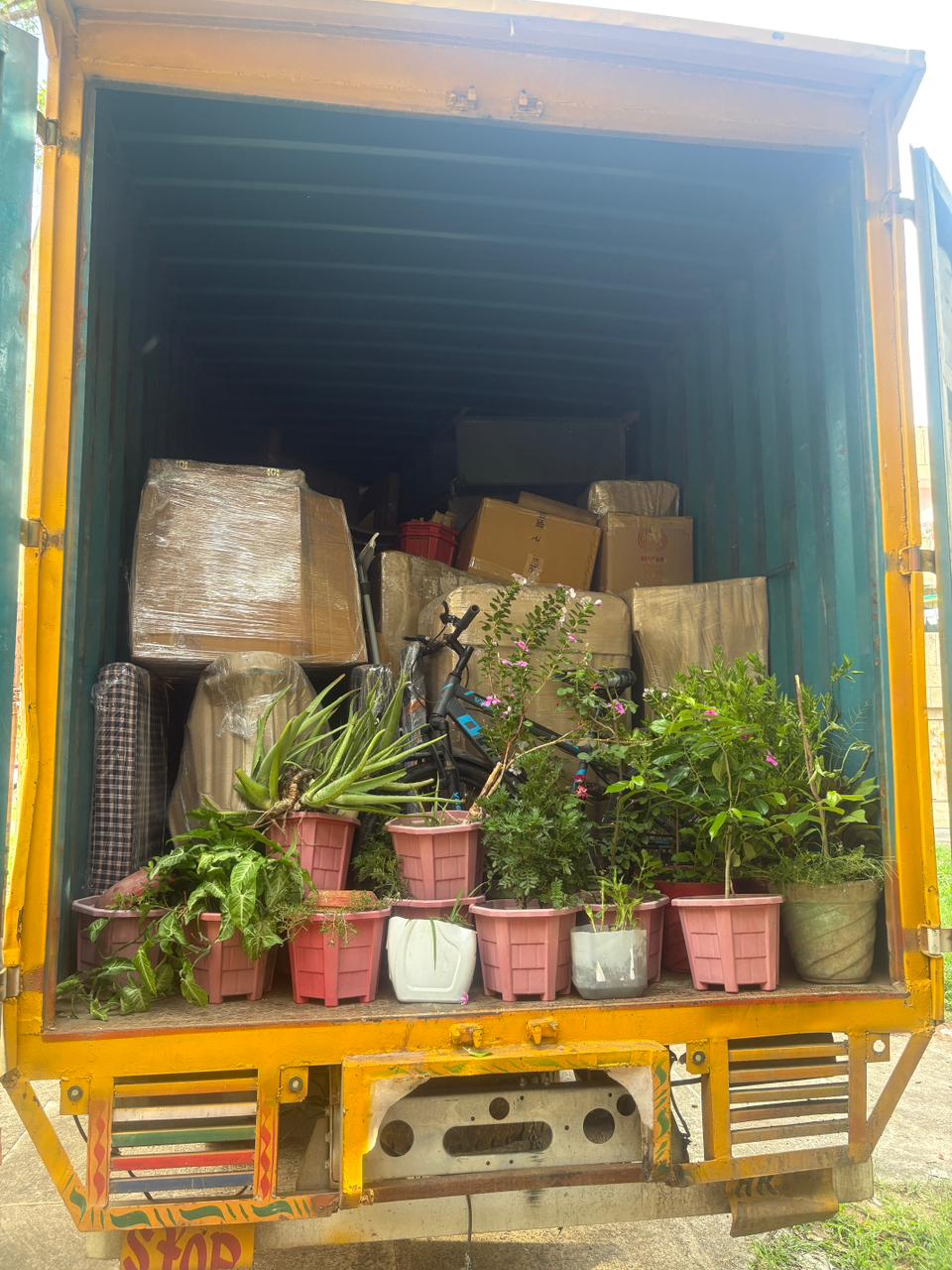 Packers and movers load shifted from Bhopal to Pune by Sahu Packers and Movers